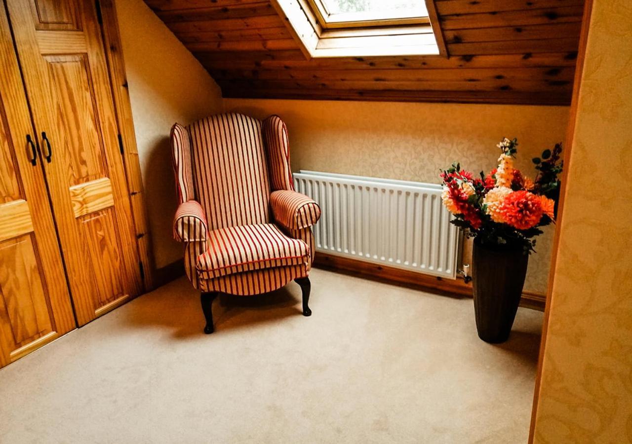 Moat Holiday Rental Lisnaskea Экстерьер фото