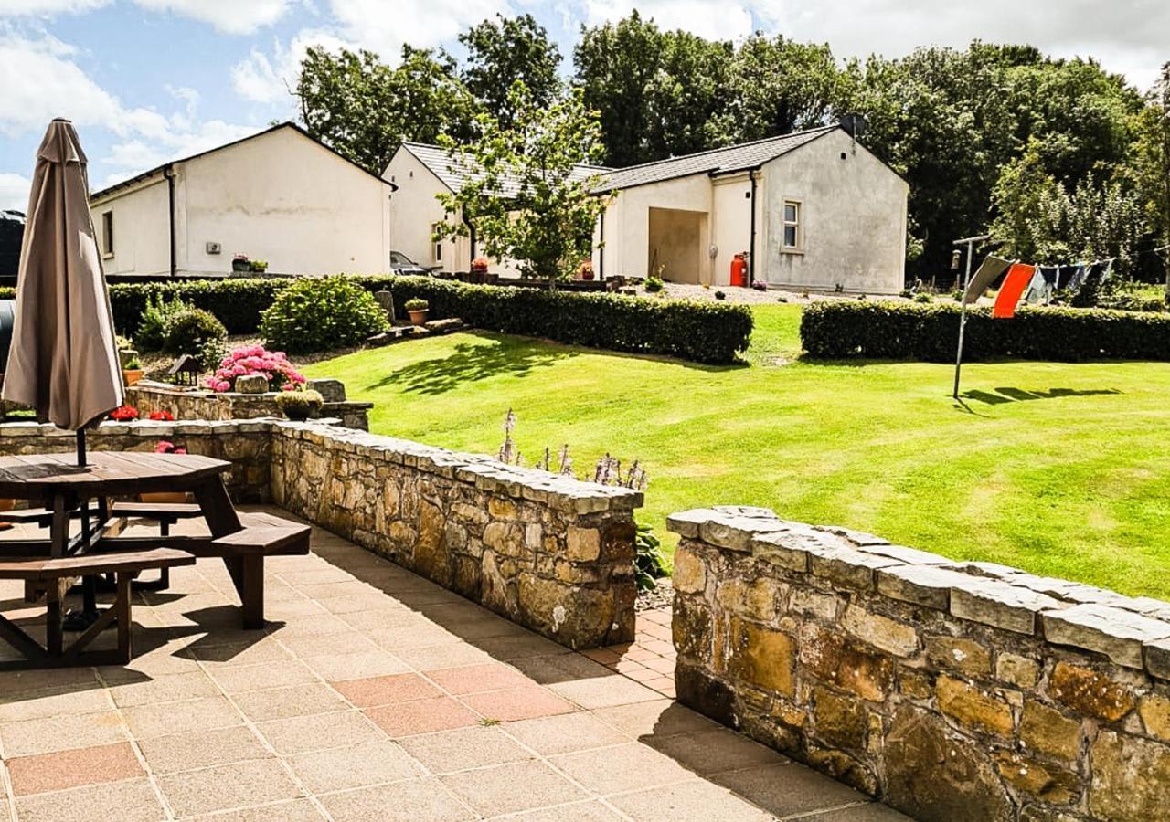Moat Holiday Rental Lisnaskea Экстерьер фото